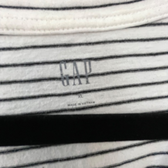 Tee-shirts--assorted - Picture 5 of 13